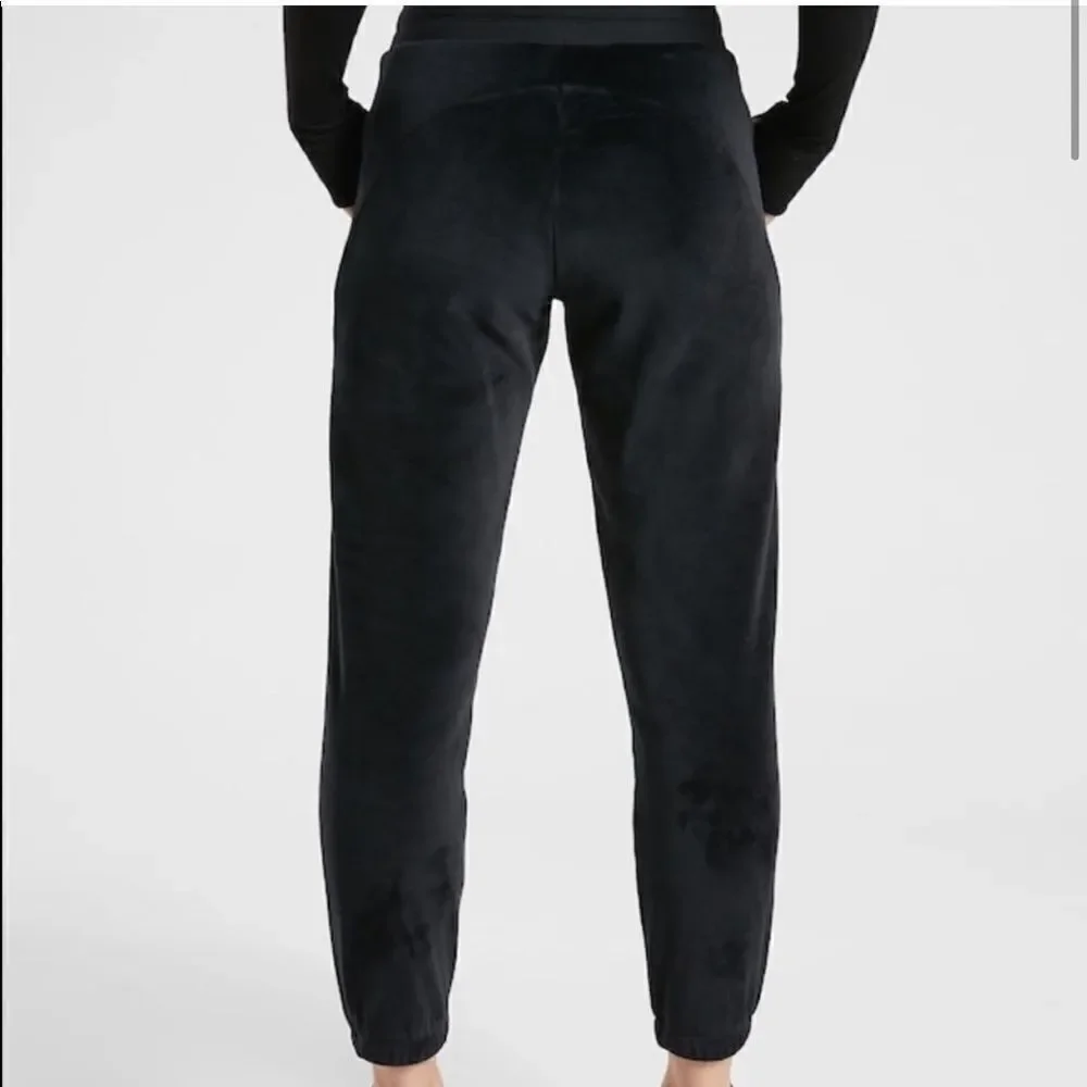 Athleta Double Cozy Karma black Recover Joggers sweatpants